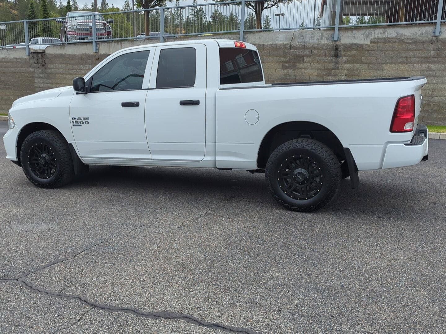 Used 2022 RAM 1500 Express w/ Wheel & Sound Group AWD/4WD image 4