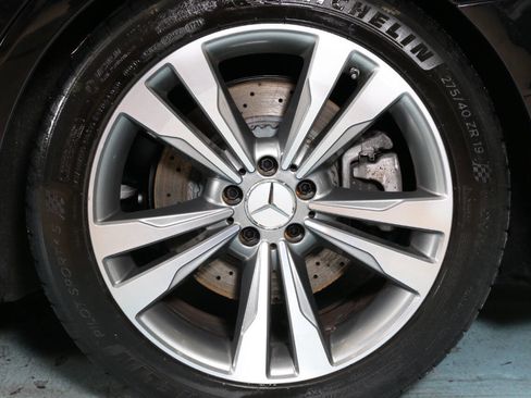 Used 2016 Mercedes-Benz S 550 4MATIC Sedan w/ Premium Package image 23