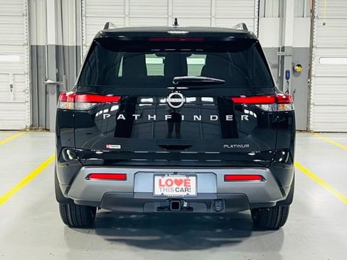 New 2026 Nissan Pathfinder Platinum FWD image 18