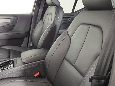 Used 2024 Volvo XC40 B5 Ultimate w/ Climate Package image 18