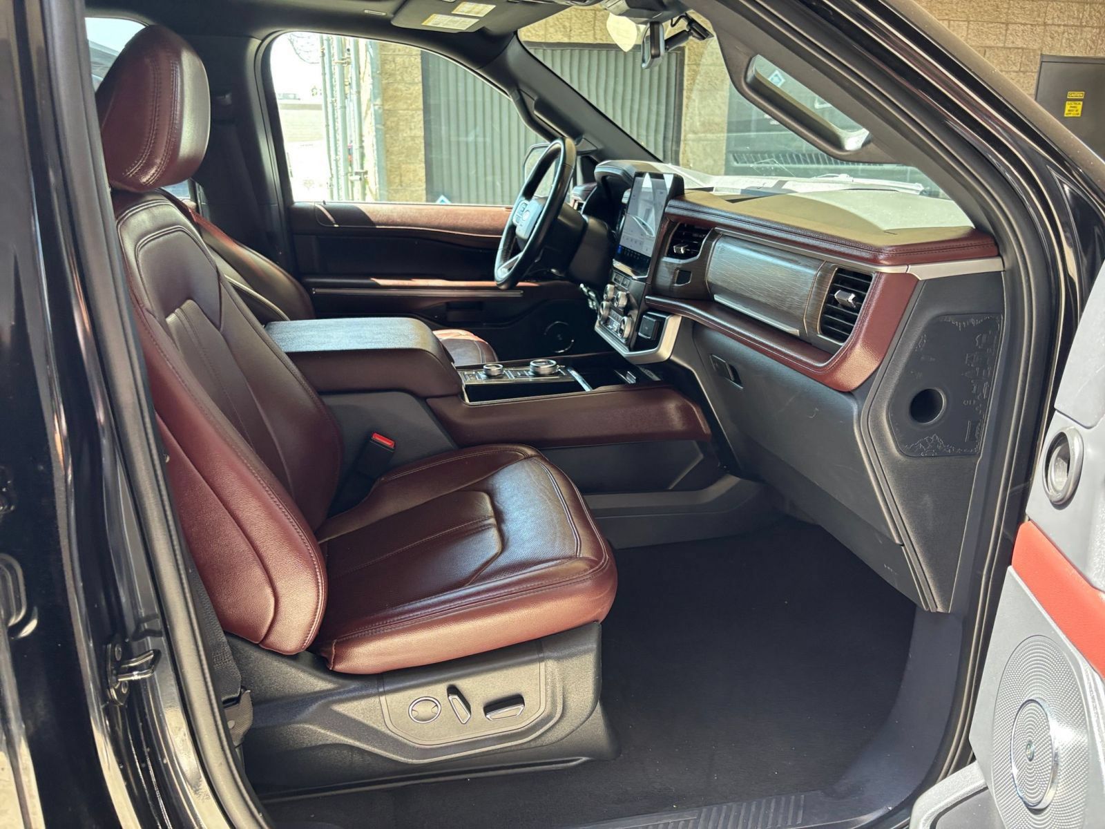 Used 2024 Ford Expedition Max Limited AWD/4WD image 39