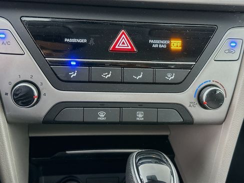 Used 2018 Hyundai Elantra SEL FWD image 22