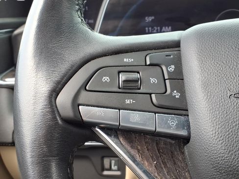 Used 2023 Cadillac Escalade Premium Luxury AWD/4WD image 24