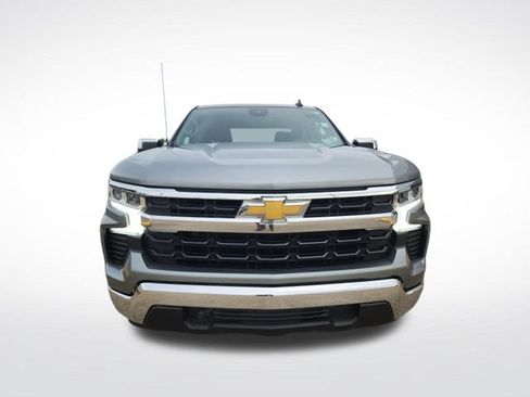 Used 2025 Chevrolet Silverado 1500 LT RWD image 2