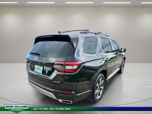 Used 2025 Honda Pilot Elite image 8
