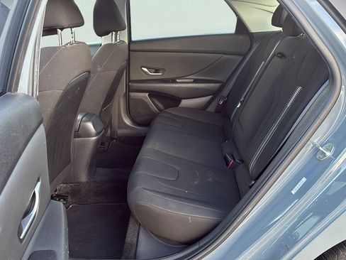Used 2022 Hyundai Elantra SEL w/ Convenience + Premium Package FWD image 25