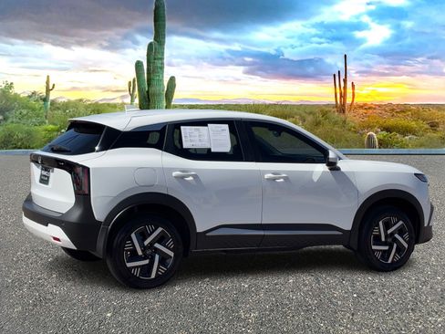 Certified 2025 Nissan Kicks SV image 5