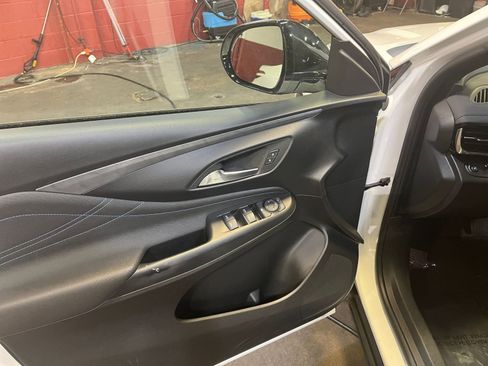 Used 2025 Buick Envista Sport Touring image 20