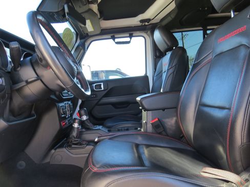 Used 2020 Jeep Gladiator Rubicon image 16