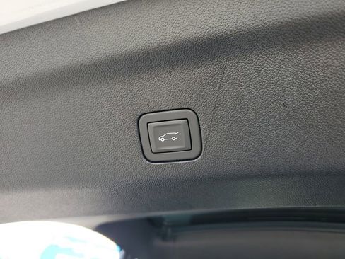 New 2026 GMC Yukon XL Denali w/ Denali Reserve Package image 9