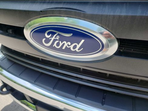 Used 2019 Ford F550 4x4 SuperCab Super Duty image 3