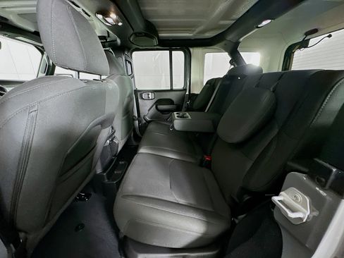 Used 2023 Jeep Wrangler Unlimited w/ Cold Weather Group image 27