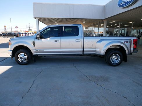 Used 2022 Ford F350 Lariat w/ Lariat Ultimate Package image 2
