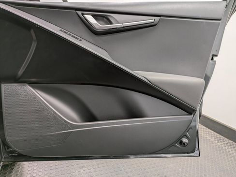 Certified 2024 Kia Niro LX image 27