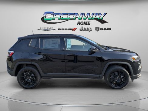 New 2026 Jeep Compass Latitude image 8