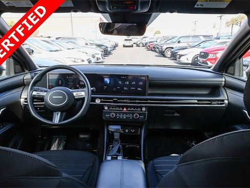 Certified 2025 Hyundai Santa Cruz SE image 13