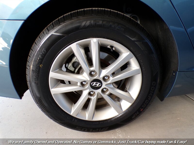 Used 2017 Hyundai Sonata SE FWD image 34