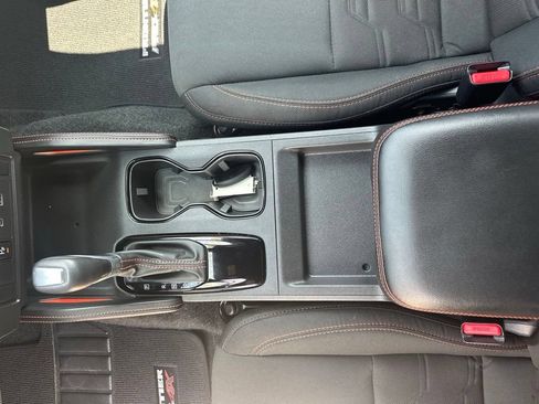 Used 2025 Nissan Frontier PRO-4X AWD/4WD image 33