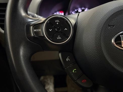 Used 2019 Kia Soul FWD image 50