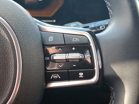 Used 2024 Kia Sorento S image 23