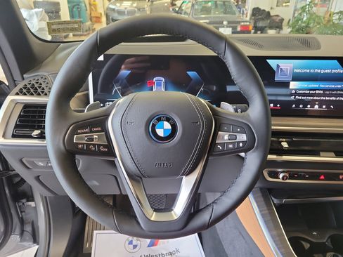 Used 2026 BMW X5 xDrive50e w/ Executive Package image 21