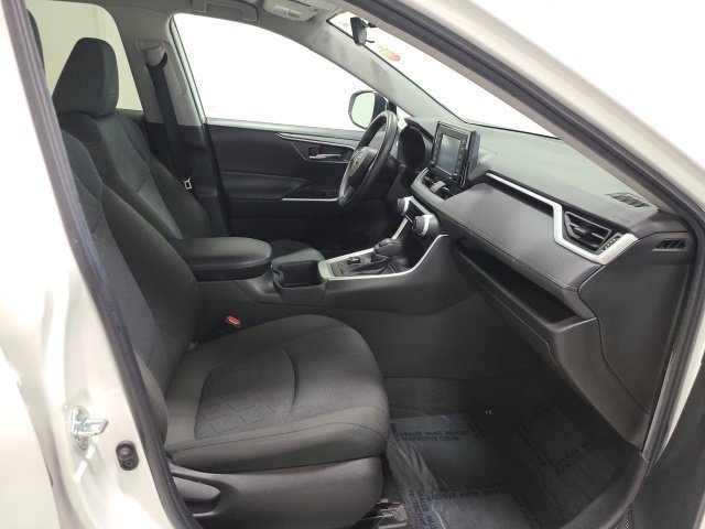 Certified 2022 Toyota RAV4 XLE w/ Carpet Mat Package (TMS) AWD/4WD image 11