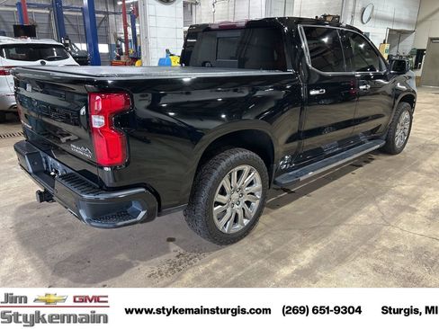 Used 2019 Chevrolet Silverado 1500 High Country w/ High Country Premium Package AWD/4WD image 11