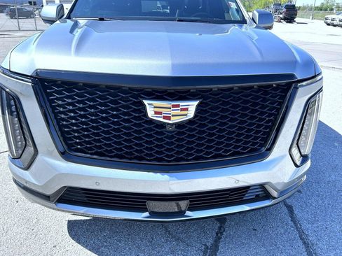 Certified 2025 Cadillac Escalade Sport Platinum AWD/4WD image 9