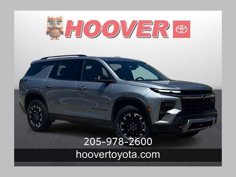 Used 2026 Chevrolet Traverse Z71 w/ LPO, Floor Liner Package AWD/4WD image 1