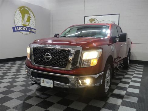 Used 2016 Nissan Titan SV AWD/4WD image 5