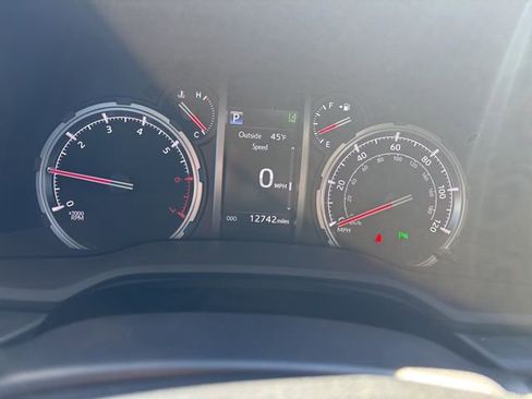 Used 2024 Toyota 4Runner Limited image 11