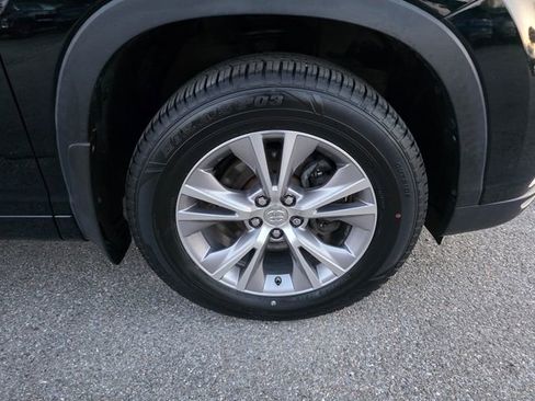 Used 2014 Toyota Highlander XLE AWD/4WD image 13