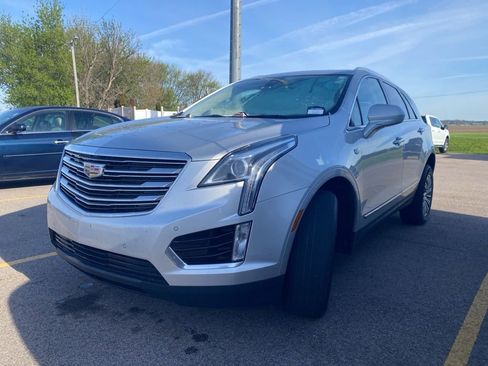 Used 2018 Cadillac XT5 Luxury w/ Driver Awareness Package image 16