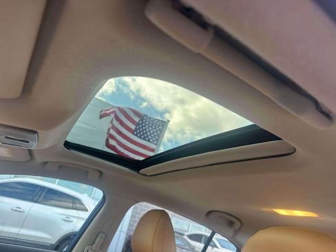 Used 2025 Nissan Sentra SV w/ SV Premium Package image 19