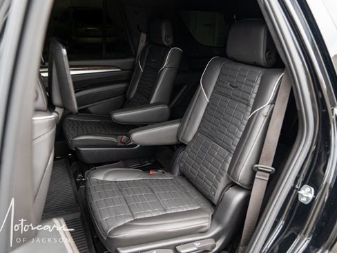 Used 2025 Cadillac Escalade Sport Platinum w/ LPO, ONYX Package AWD/4WD image 16