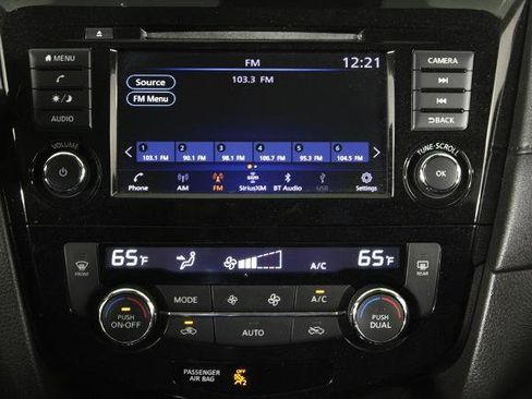 Certified 2020 Nissan Rogue SV FWD image 9