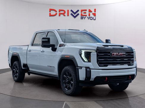 Used 2024 GMC Sierra 2500 AT4 w/ Technology Package AWD/4WD image 7