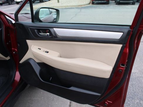 Used 2017 Subaru Outback 2.5i Premium image 22