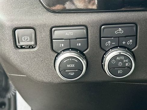 Used 2024 GMC Sierra 1500 Elevation image 23