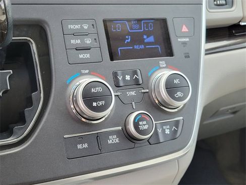 Used 2015 Toyota Sienna XLE image 24