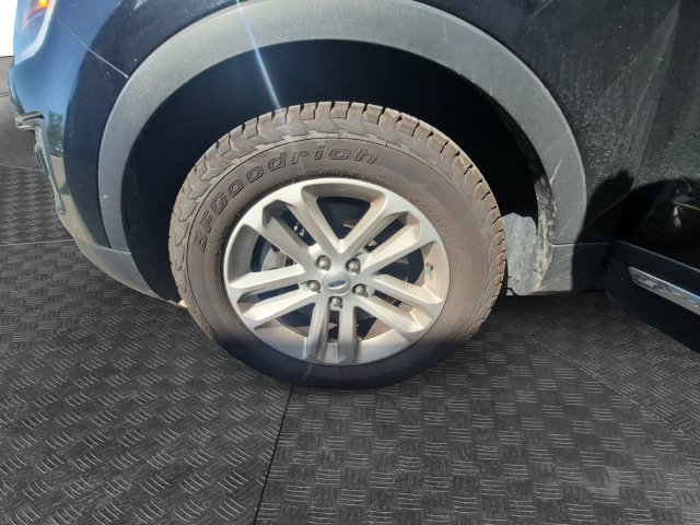 Used 2016 Ford Explorer XLT w/ Equipment Group 202A FWD image 13