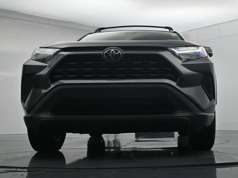 Used 2022 Toyota RAV4 XLE AWD/4WD image 19