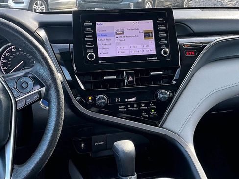 Used 2022 Toyota Camry LE image 17