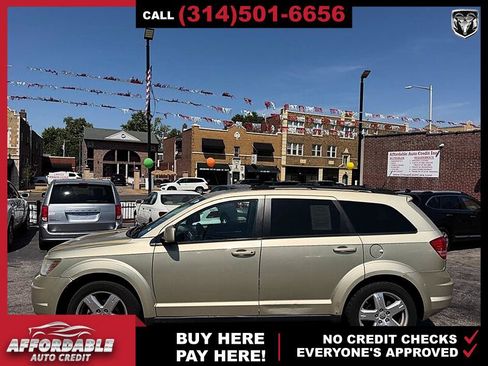 Used 2010 Dodge Journey SXT w/ Convenience Group I FWD image 2