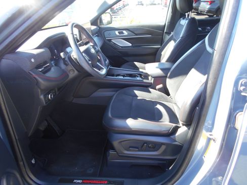 Used 2025 Ford Explorer ST AWD/4WD image 6