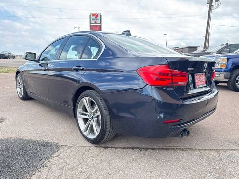Used 2017 BMW 330i xDrive Sedan AWD/4WD image 4