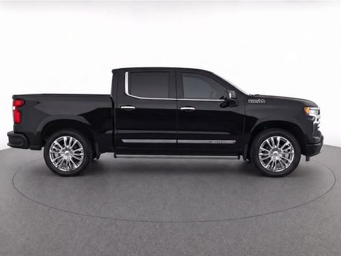 Used 2022 Chevrolet Silverado 1500 High Country w/ High Country Premium Package AWD/4WD image 10