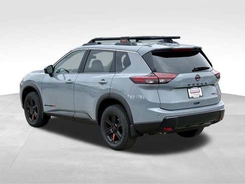 Used 2026 Nissan Rogue SV AWD/4WD image 3