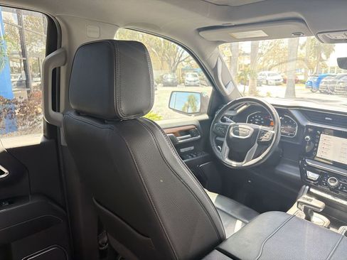 Used 2023 GMC Sierra 1500 Denali w/ Technology Package image 17