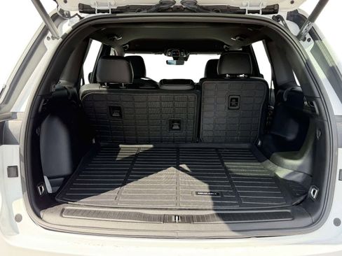 Used 2025 Jeep Grand Cherokee Limited image 7